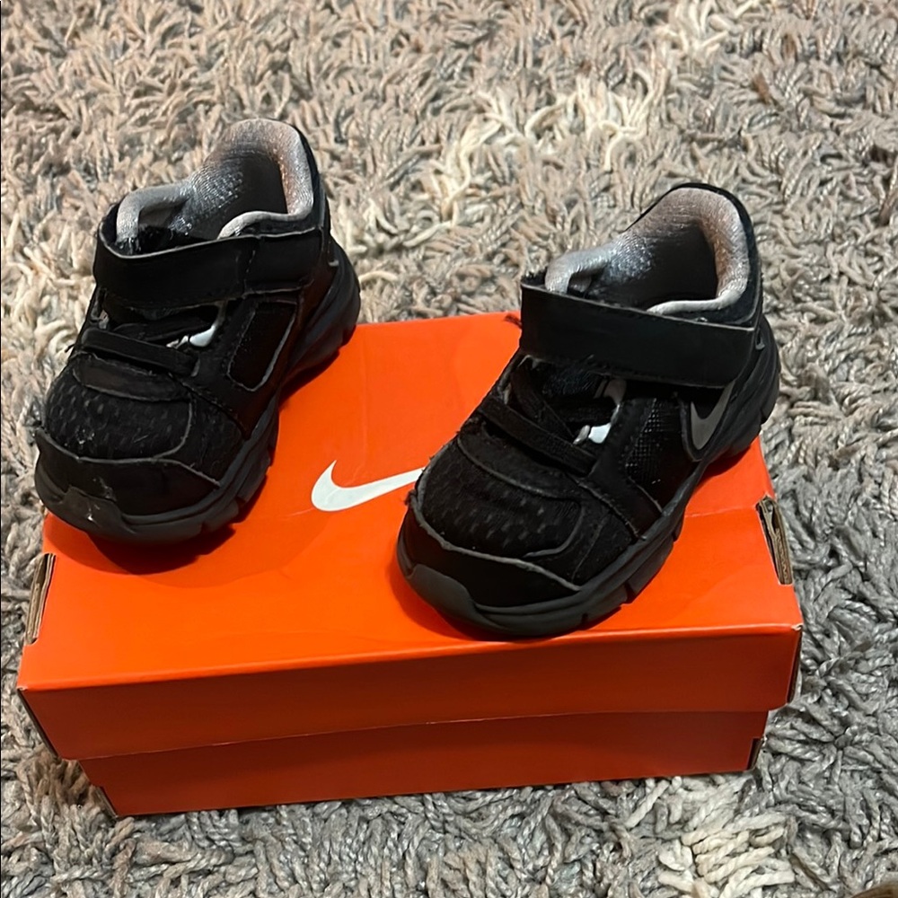 Nike Toddler Black Sneakers